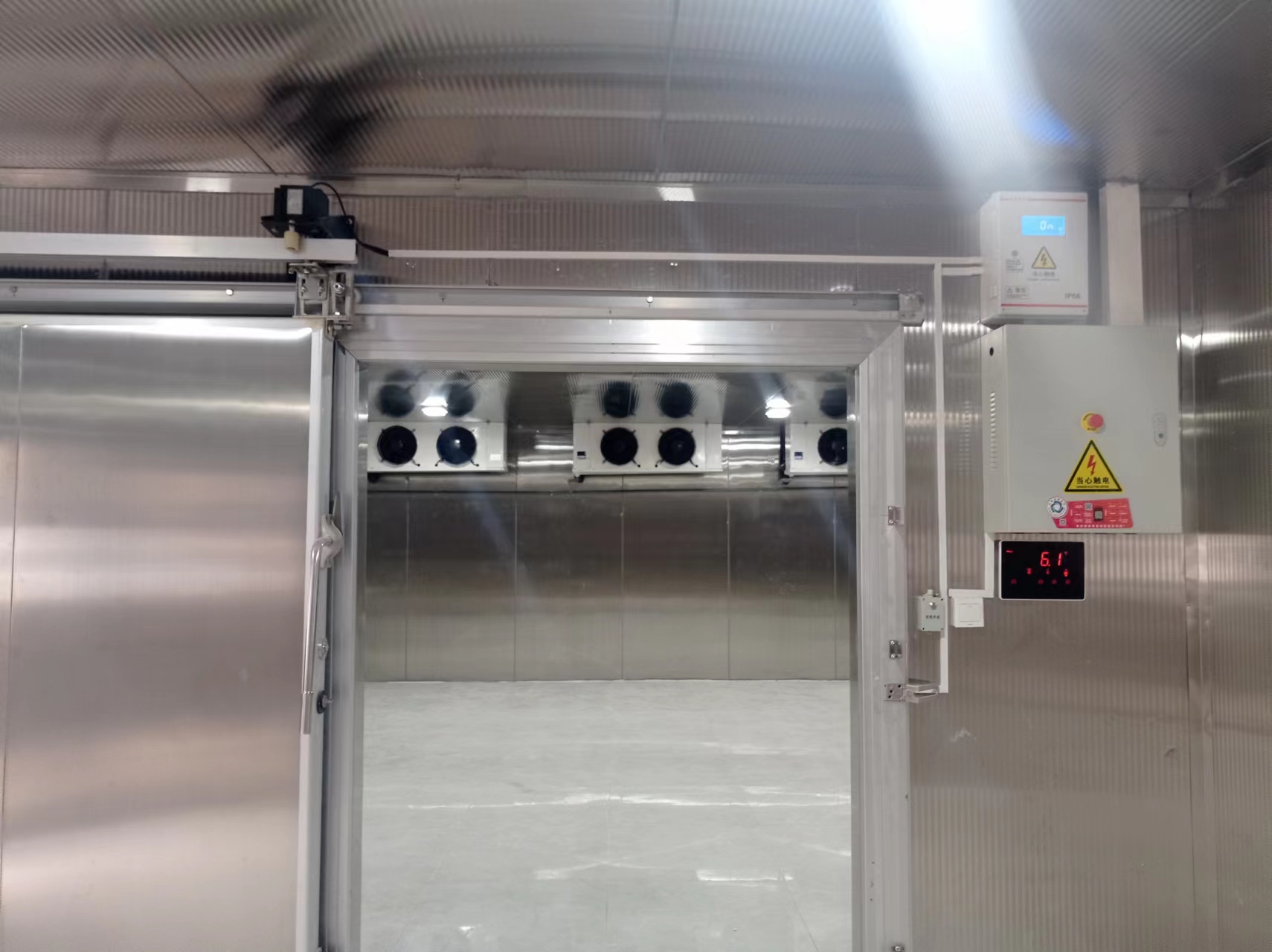 冷庫建設.jpg 冷庫建設.jpg